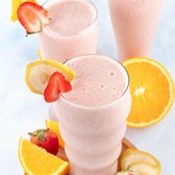 Homemade strawberry banana smoothie recipe