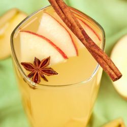 Homemade sugar-free apple cider